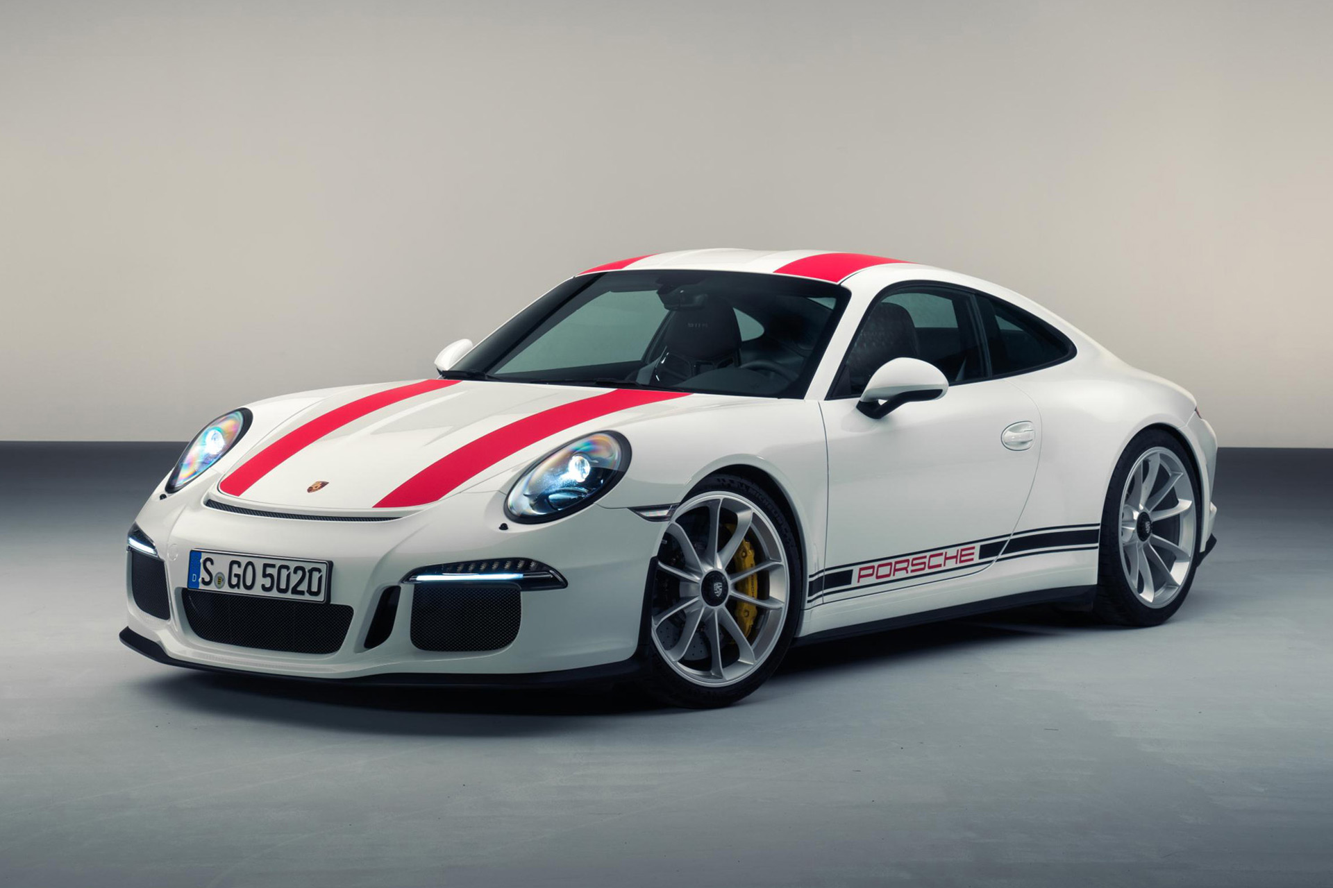 white porsche 911